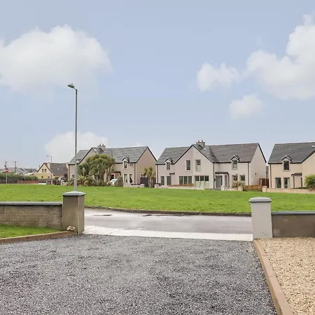 20 Lighthouse Village Fenit