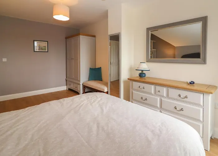 20 Lighthouse Village