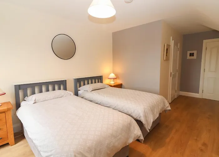 20 Lighthouse Village * Fenit